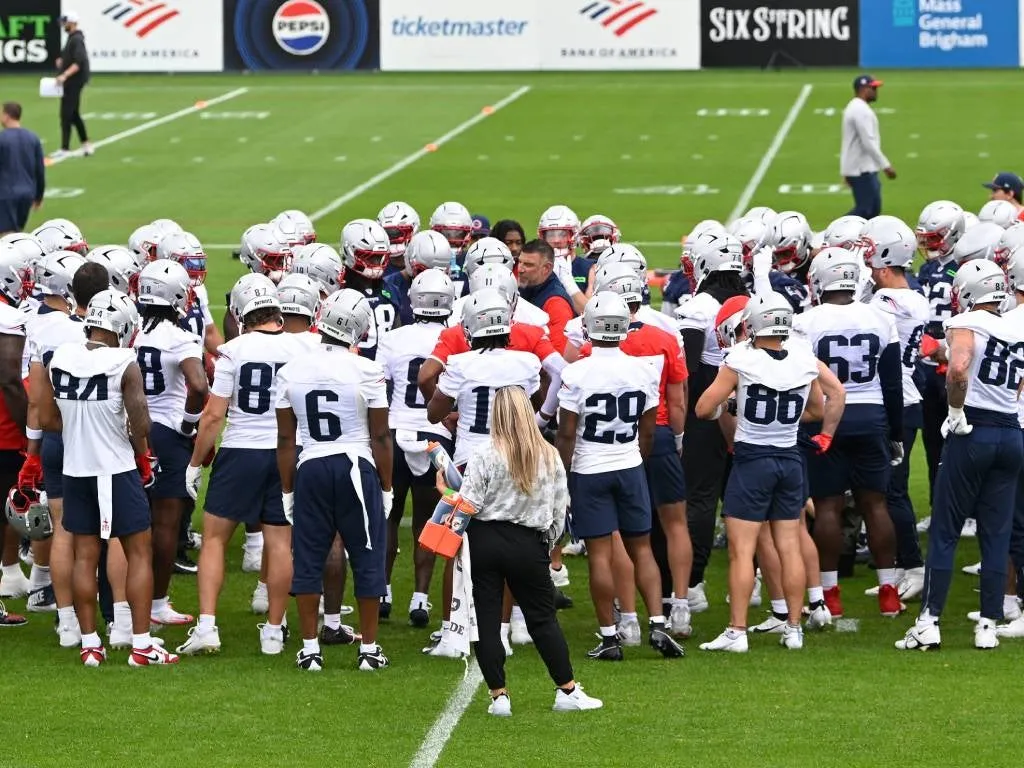 Catatan Minicamp Patriots: Bergerak ke zona merah