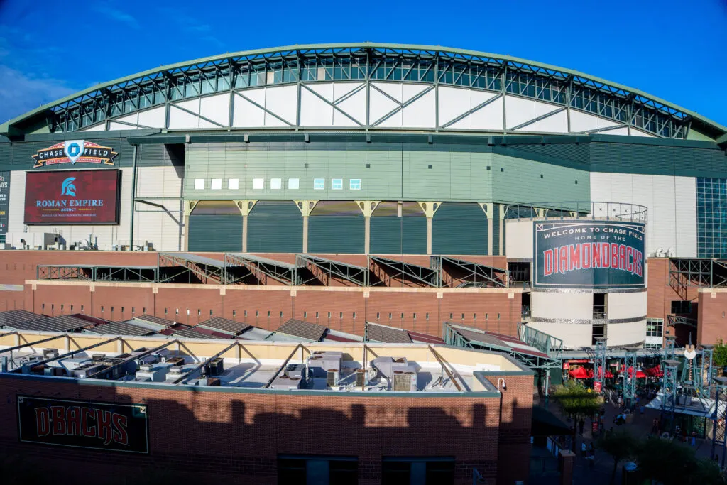 Pejabat Arizona Setujui Pendanaan Publik untuk Renovasi Chase Field