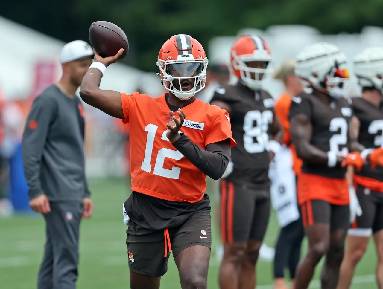 Bagaimana Performa 4 Quarterback Browns di Hari ke-3 Kamp Pelatihan - Mary Kay Cabot