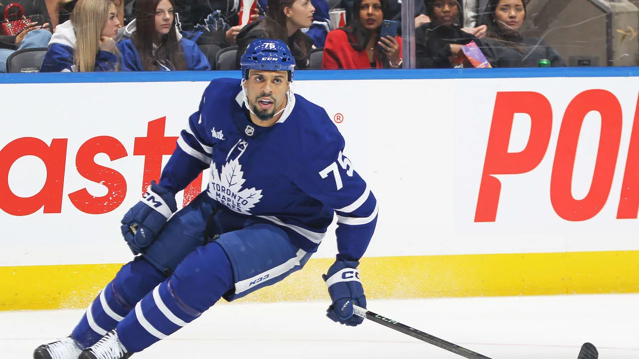 Hiu Dapatkan Ryan Reaves Ditukar Henry Thrun