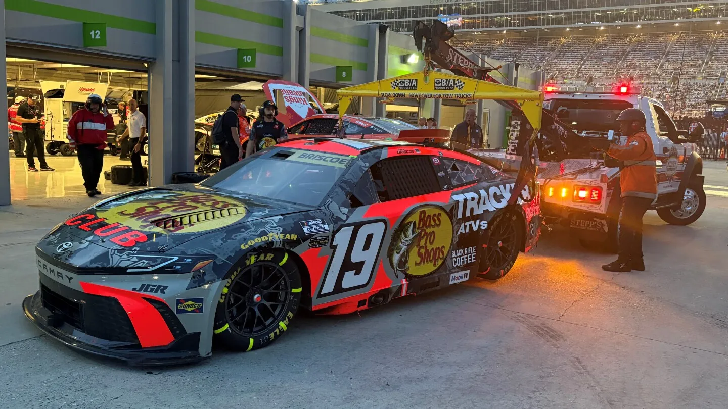 Reaksi Pembalap di Atlanta Setelah Balapan Piala Penuh Kecelakaan yang Dimenangkan Chase Elliott